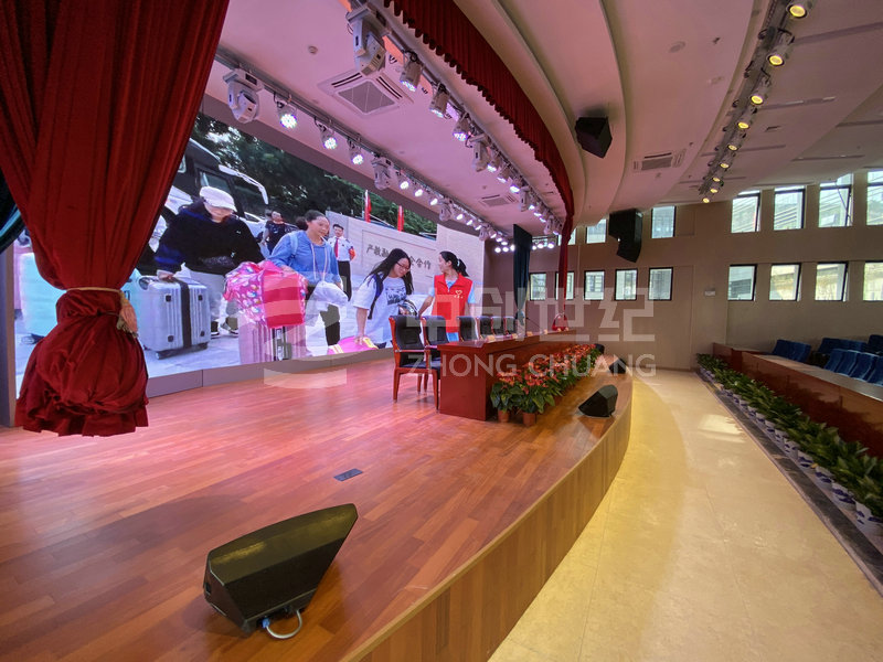 20191029-華強(qiáng)職校北校區(qū)會(huì)議中心設(shè)備安裝2 (2).JPG